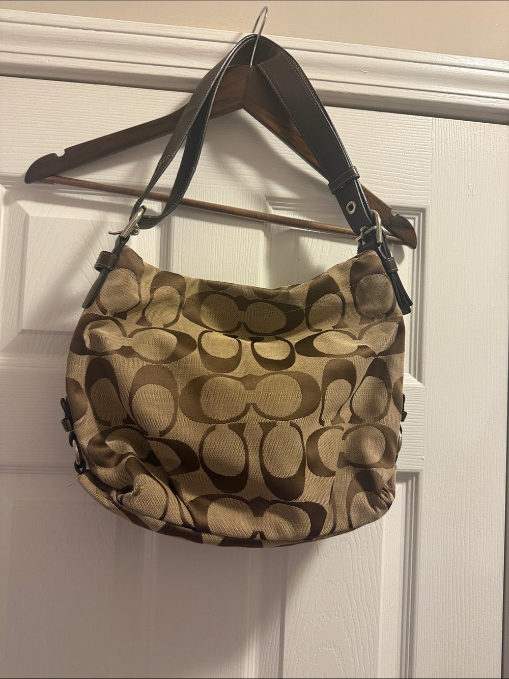 Coach Canvas signature Shoulder Bag in Khaki and Brown dark leather accents